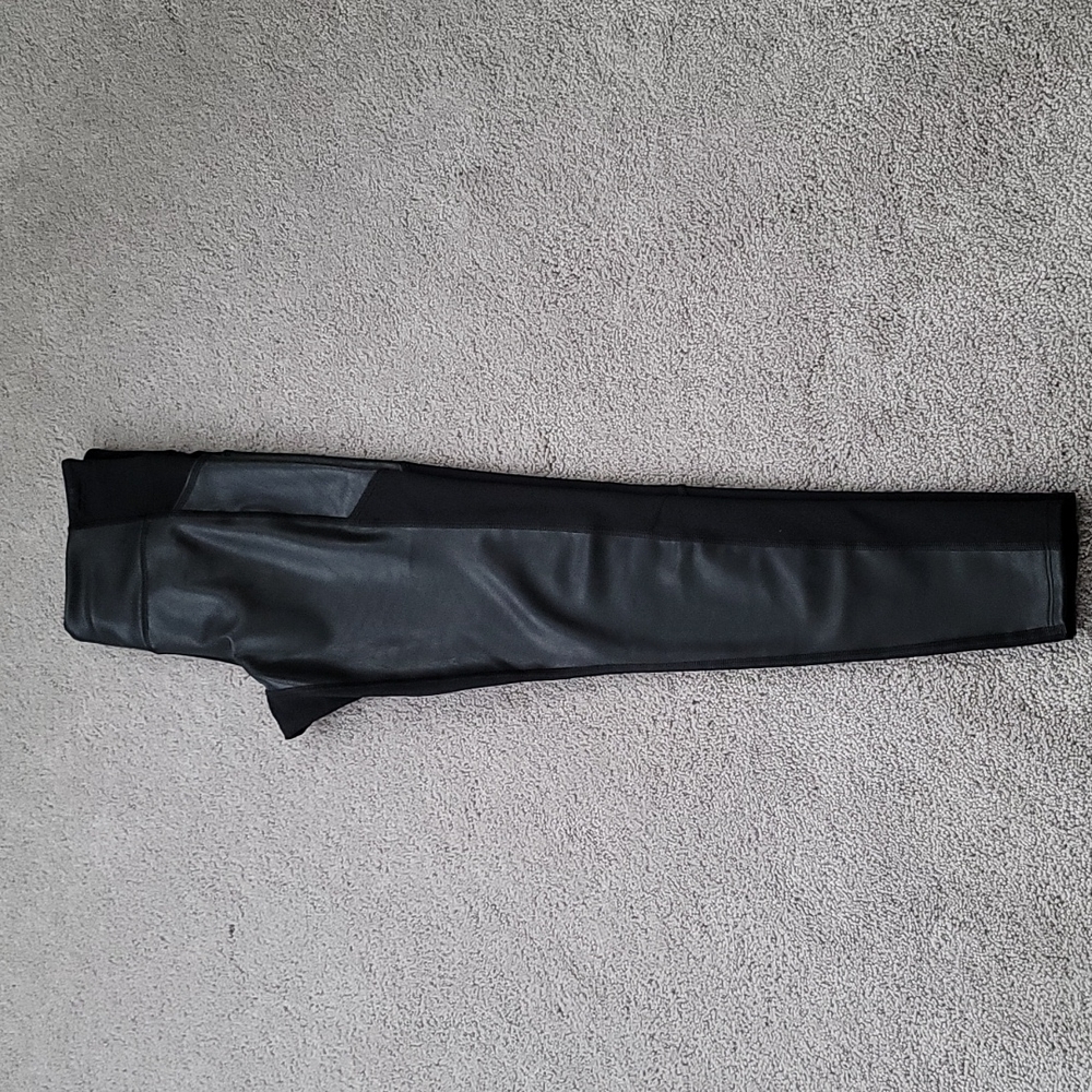 Athleta Gleam Tight